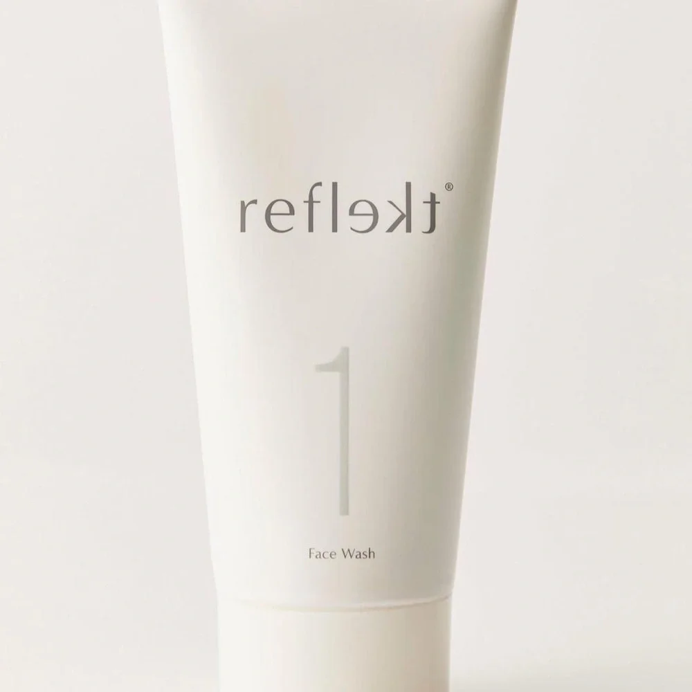 Reflekt 1 Daily Exfoliating Face Wash / comes with 5 travel size bottles